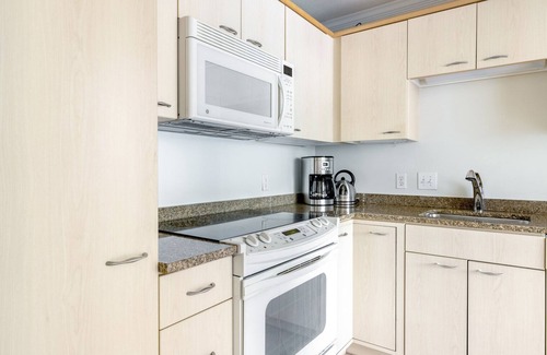 Fenway–Kenmore Apartment | Stunning Symphony 1BR w/Doorman, near T Stop & MFA, by Blueground