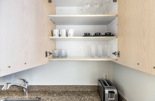 Fenway–Kenmore Apartment | Stunning Symphony 1BR w/Doorman, near T Stop & MFA, by Blueground