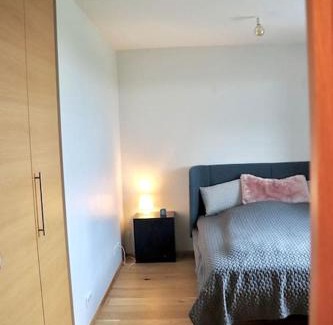 Kopavogur Villa | Stunning Townhouse by the lake