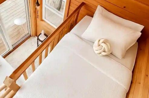 Stonewall House | Stunning Tree House Tucked Away Among the Trees near Germantown, Kentucky