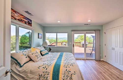 Mariposa Cottage | Stunning 'Treetop Villa' - 1 Mi to Dtwn Mariposa!