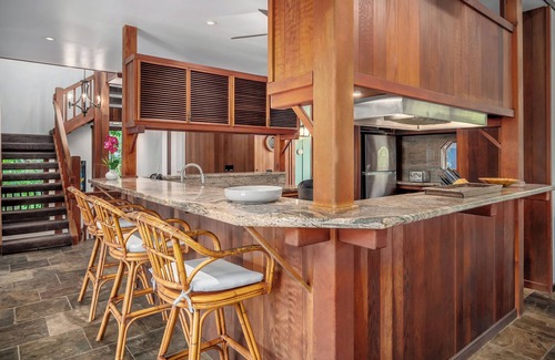 Princeville House | Stunning Tri-level Villa - Outdoor Lava Rock Shower w/Lanai - 25% OFF Jul-Sept