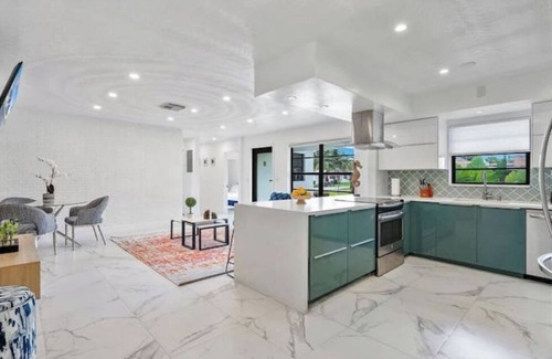 Miami Shores Villa | Stunning Tropical Villa - 4 Bedrooms with private pool