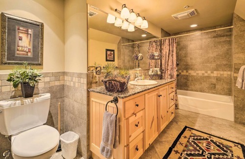 Truckee Condo | Stunning Truckee Condo - 5 Mi to Ski Resort!