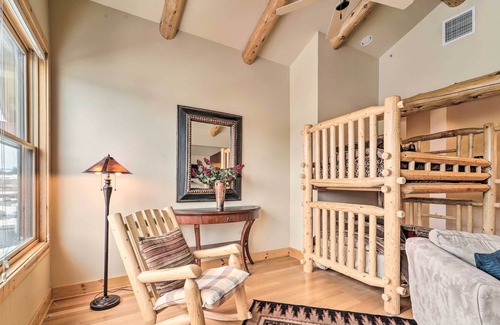 Truckee Condo | Stunning Truckee Condo - 5 Mi to Ski Resort!
