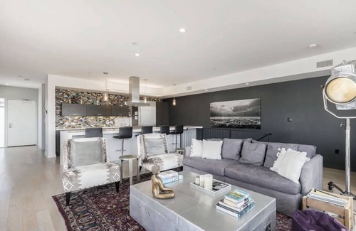 Melrose Condo | Stunning two-story loft in the heart of West Hollywood