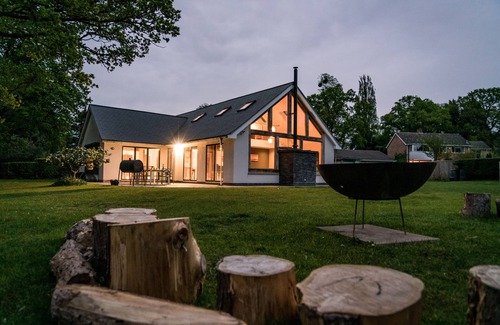 Malvern House | Stunning, unique and spacious property in Malvern Hills AONB. 8 guests