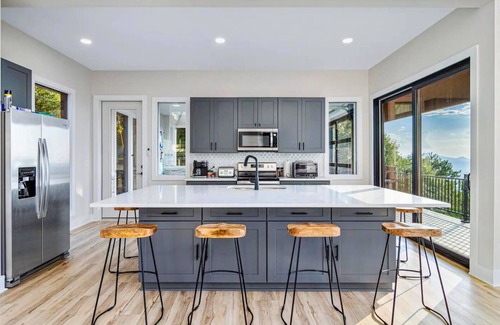 Sevierville House | Stunning Views, 2 King BDs, Indoor Heated Pool