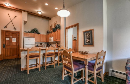 Mountain House Condo | Stunning views and a quick walk to the ski lifts