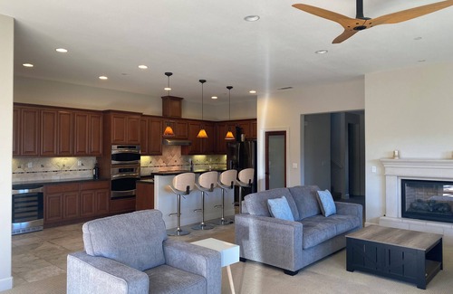 St. Helena House | STUNNING VIEWS AND EASY WINE COUNTRY LIVING, 4-bedroom house in Saint Helena