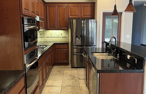 St. Helena House | STUNNING VIEWS AND EASY WINE COUNTRY LIVING, 4-bedroom house in Saint Helena