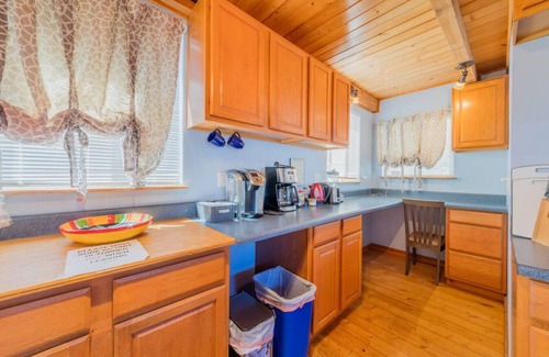 Pukalani Condo | Stunning Views, Great Location in a Private Studio