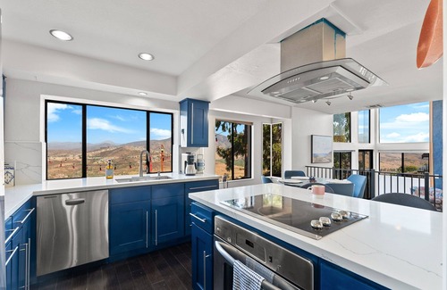 La Presa House | Stunning views in the heart of San Diego county!
