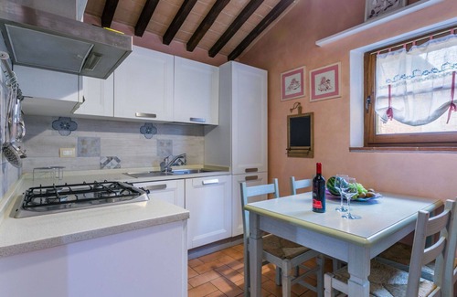 Monteroni d'Arbia House | Stunning villa with A/C, WIFI, pool, TV, patio, pets allowed, panoramic view and parking