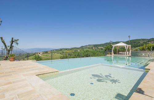 Giugnano Villa | Stunning villa for 5 guests with A/C, WIFI, pool, TV and panoramic view