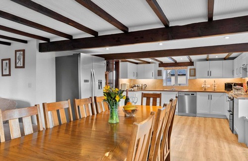 Holsworthy House | Stunning villa for 10 guests with WIFI, terrace and pets allowed