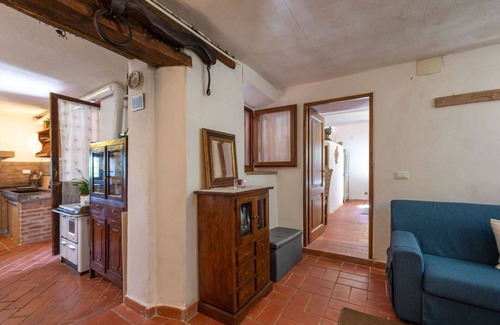 Massa Marittima House | Stunning villa for 11 guests with WIFI, private pool, TV, terrace, pets allowed and parking