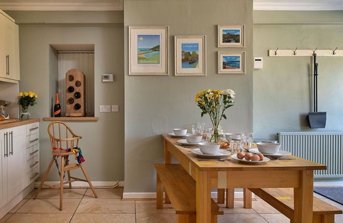 Dolgellau House | Stunning villa for 12 people with WIFI, hot tub and terrace