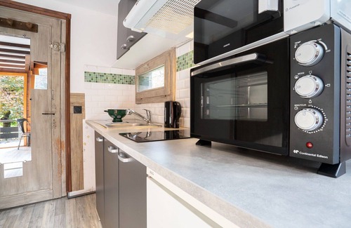 Les Bossons House | Stunning villa for 2 guests with WIFI, TV, balcony, pets allowed and parking