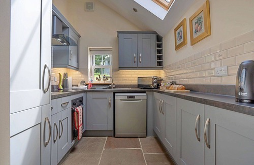 Tansley House | Stunning villa for 2 people with WIFI