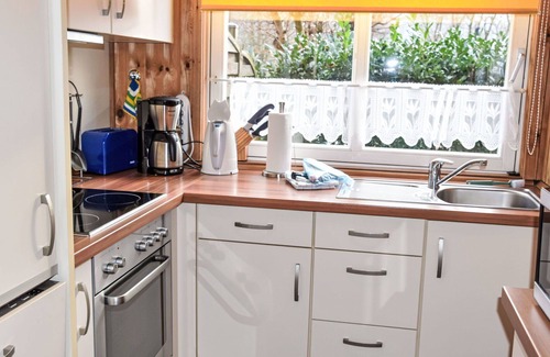 Bremke House | Stunning villa for 4 guests with WIFI, TV, terrace and pets allowed