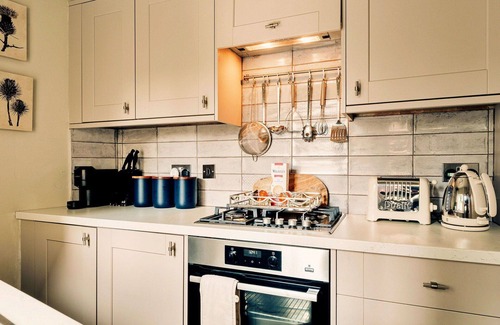 Rodborough House | Stunning villa for 4 guests with WIFI and pets allowed
