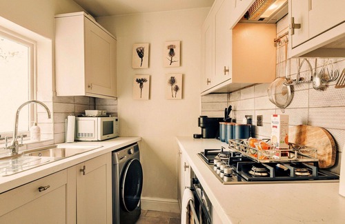 Rodborough House | Stunning villa for 4 guests with WIFI and pets allowed