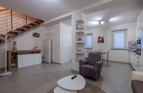 Mergozzo House | Stunning villa for 4 guests with WIFI, TV, balcony and pets allowed