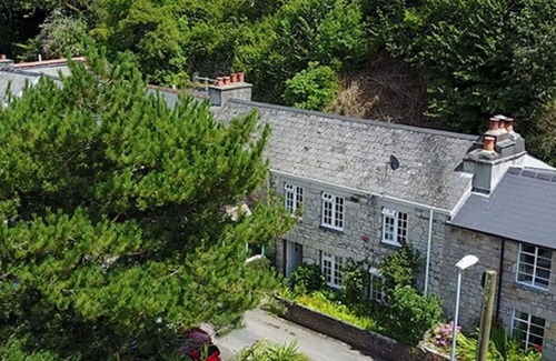 Pentewan House | Stunning villa for 6 guests with TV