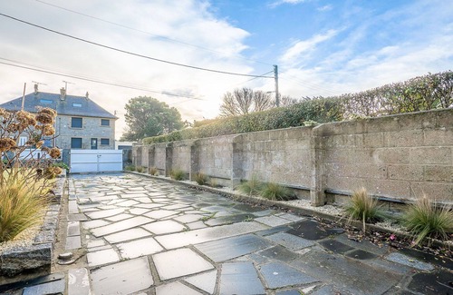 Saint-Ideuc House | Stunning villa for 6 people with WIFI, TV and terrace