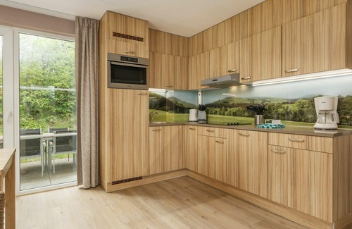 Medebach House | Stunning villa for 8 people with pool, hot tub, WIFI, TV, terrace and parking