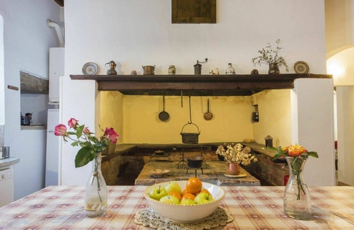 Volterra Villa | Stunning villa for 9 people with WIFI, private pool, TV, patio, pets allowed and panoramic view