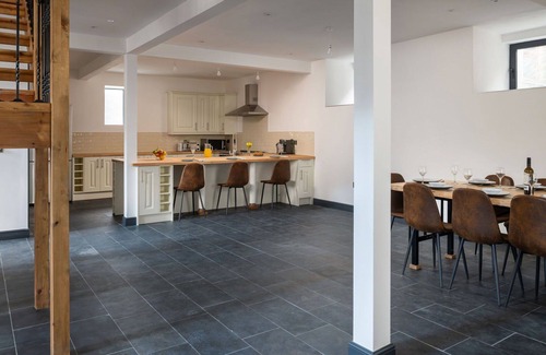 Rhiwbryfdir House | Stunning villa for 12 people with WIFI, TV and pets allowed