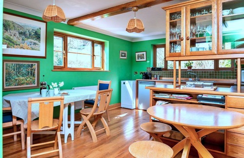 Llanidloes House | Stunning villa for 6 people with WIFI and terrace