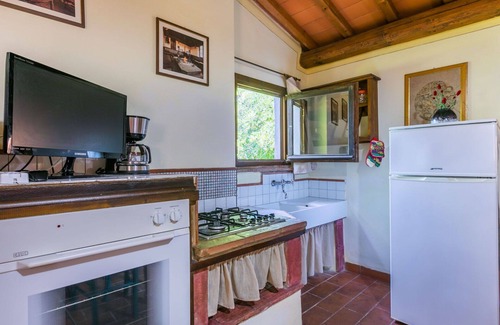 San Miniato Villa | Stunning villa for 12 people with private pool, TV, patio and pets allowed