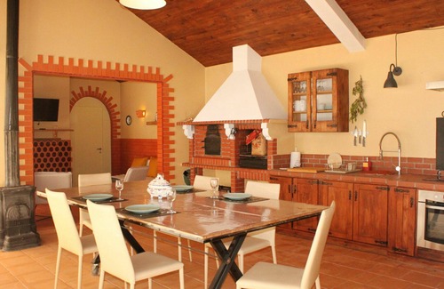 Montijo House | Stunning villa for 6 guests with A/C, WIFI, pool, TV and terrace