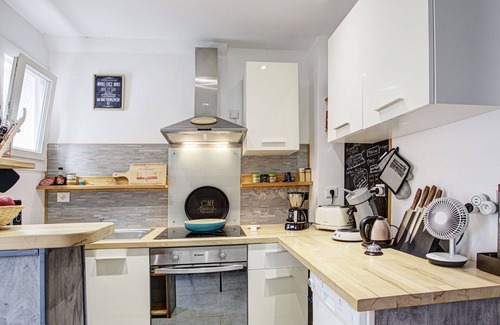 Saint-Hippolyte House | Stunning villa for 6 guests with A/C, WIFI and TV