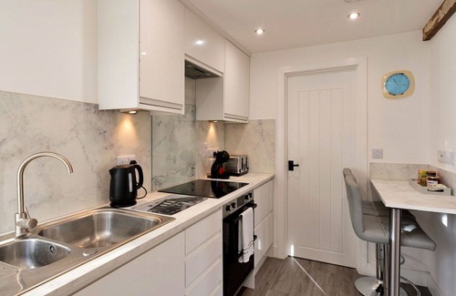 Chilton Foliat House | Stunning villa for 4 people with WIFI, terrace and pets allowed