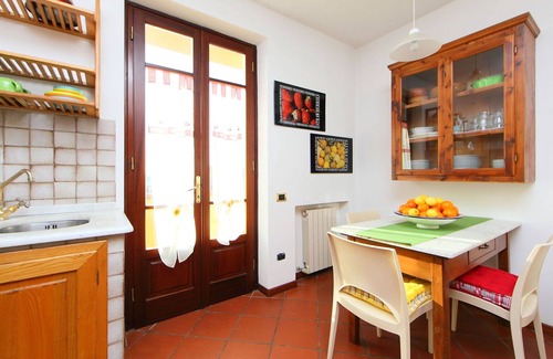 Massarosa House | Stunning villa with WIFI, private pool, TV, terrace, pets allowed and parking, close to Viareggio