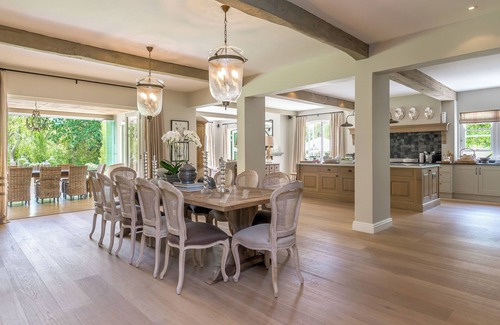 Constantia Villa | Stunning villa with mountain views and pool in Constantia