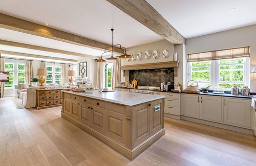 Constantia Villa | Stunning villa with mountain views and pool in Constantia