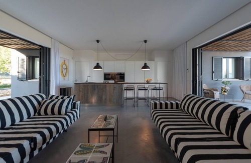 Avola Villa | Stunning villa with pool and sea view near Noto