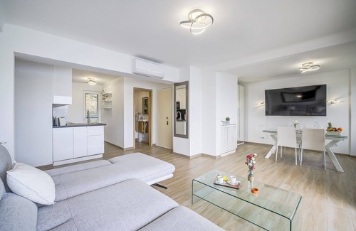 Villefranche-sur-Mer Apartment | Stunning Waterfront Apartment Villefranche Sur-Mer