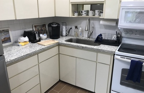 Coral Ridge Apartment | STUNNING WATERFRONT 2 BEDROOM BEAUTY. CLOSE TO EVERYTHING.