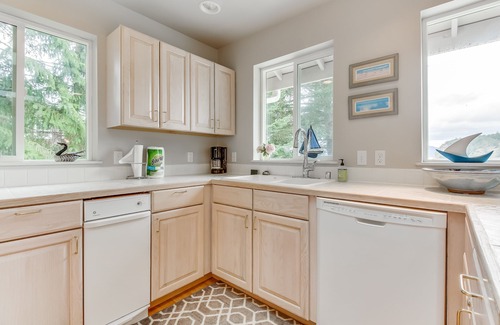 Lopez Island House | Stunning waterfront home w/seasonal hot tub - perfect for a relaxing getaway
