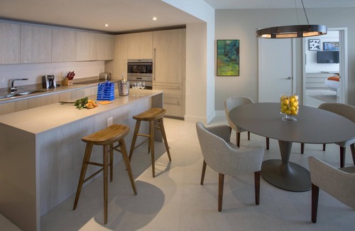 Hollywood South Central Beach Resort | Stunning well maintained 1-Bed suite, Ocean Views & Walk to Diplomat Resort