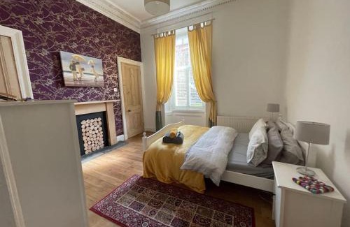 Glasgow Westend Apartment | Stunning West End Flat!