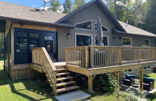 Haliburton Highlands Cottage | Stunning, Year Round Lakefront Cottage with Hot Tub