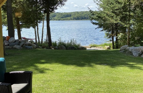 Haliburton Highlands Cottage | Stunning, Year Round Lakefront Cottage with Hot Tub