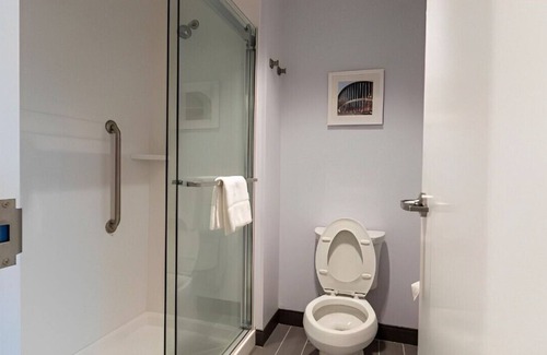 Raleigh House | Stunningly Furnished Suite w/ Best Amenities